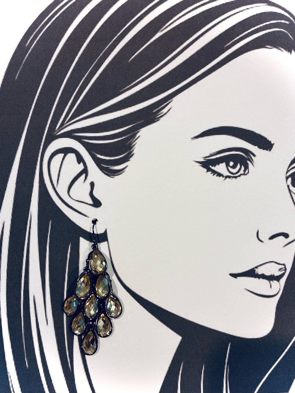 EUC Vintage Chandelier earrings. Dramatic 2.5 inches long. Black/Smoky grey